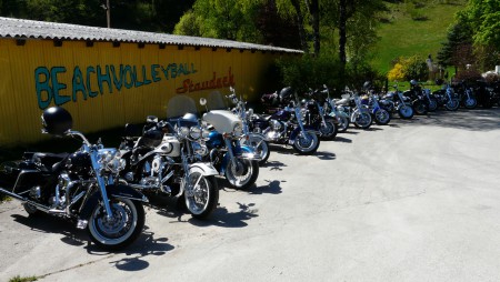 Jeden krásnější Harley než druhý, Rakousko, duben 2011